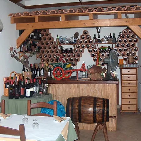 Konukevi A Lareira